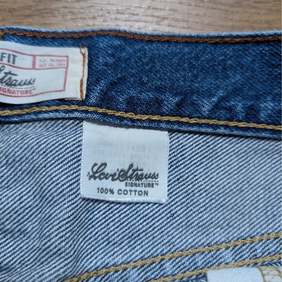Levi Strauss Signature Relaxed Fit Jeans Womens SZ 17? (36x26) Medium Wash - Picture 4 of 12